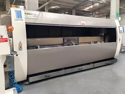 4 Axes CNC Machining Center